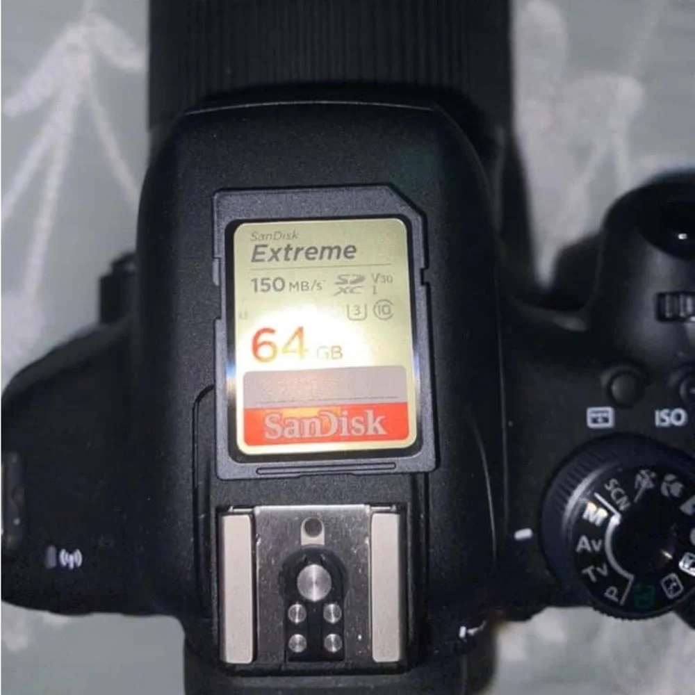Canon EOS Rebel T6i